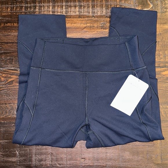 Lululemon. In Movement Crop - Picture 3 of 4